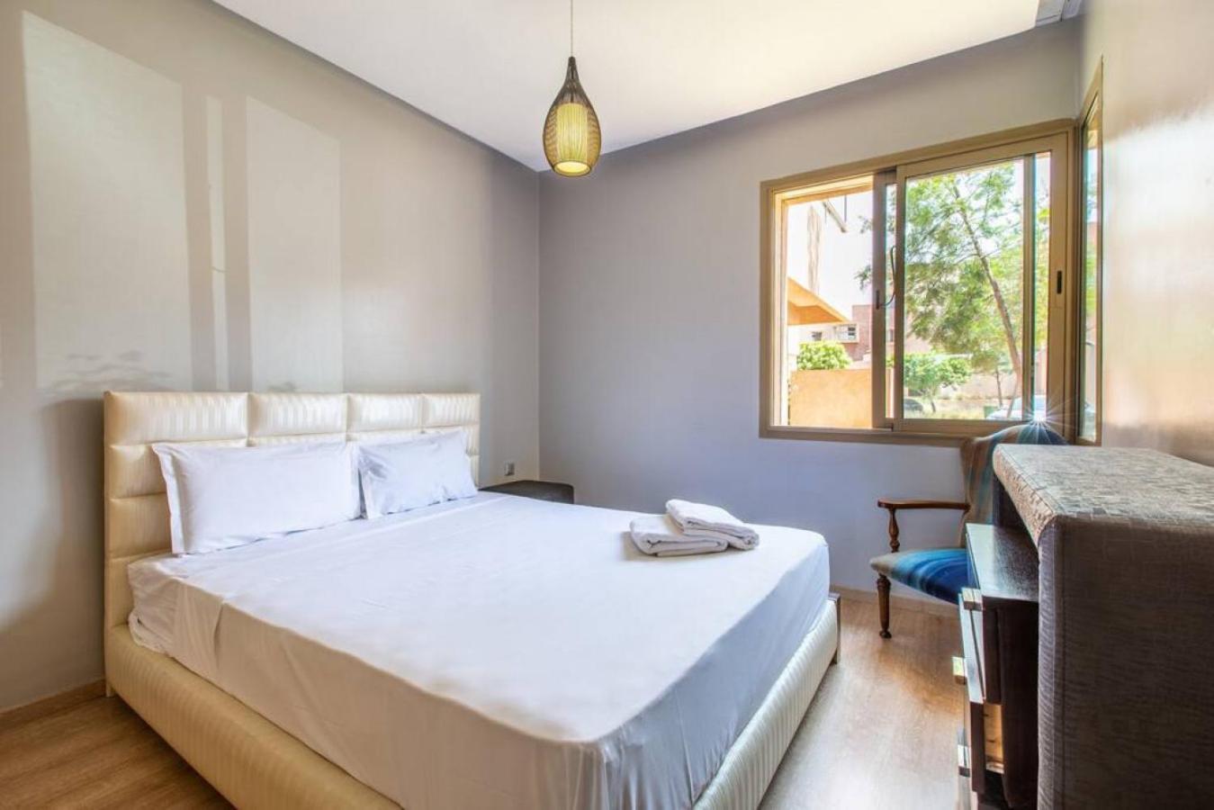 Front De Piscine En Rez De Jardin A Prestigia Appartement *