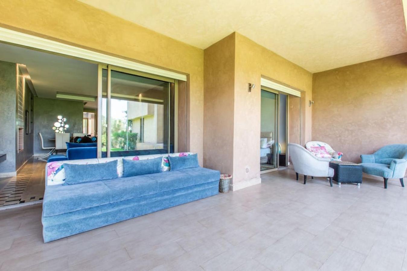Front De Piscine En Rez De Jardin A Prestigia Appartement *