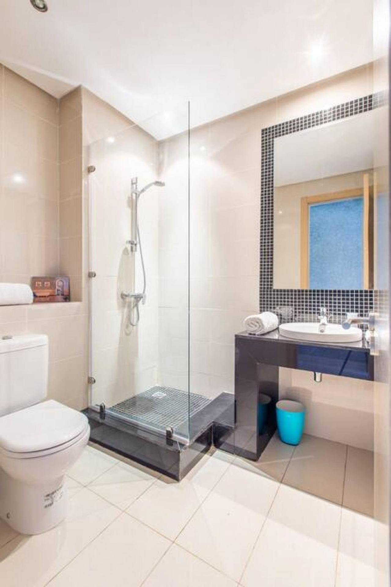 Front De Piscine En Rez De Jardin A Prestigia Appartement *